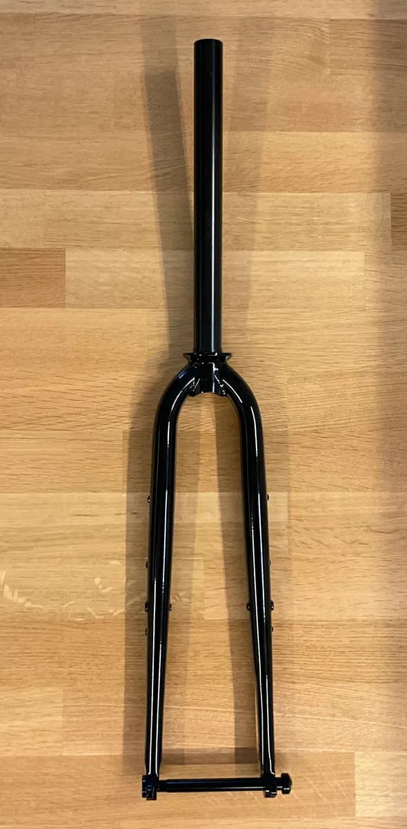 Nordest Albarda gravel teräshaarukka. Uusi