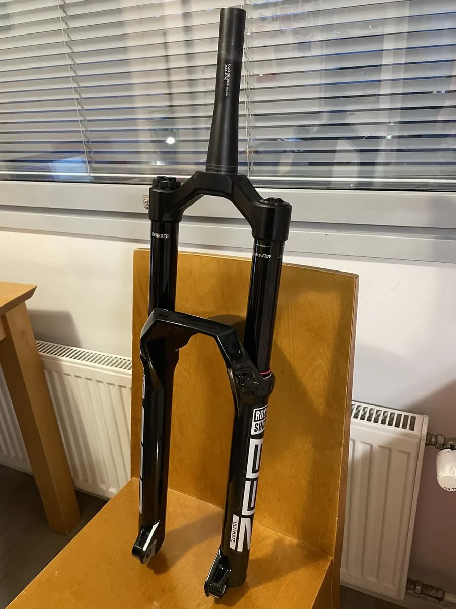 RockShox ZEB Ultimate 170 mm DebonAir+ Charger 3.1 RC2 W/ButterCups