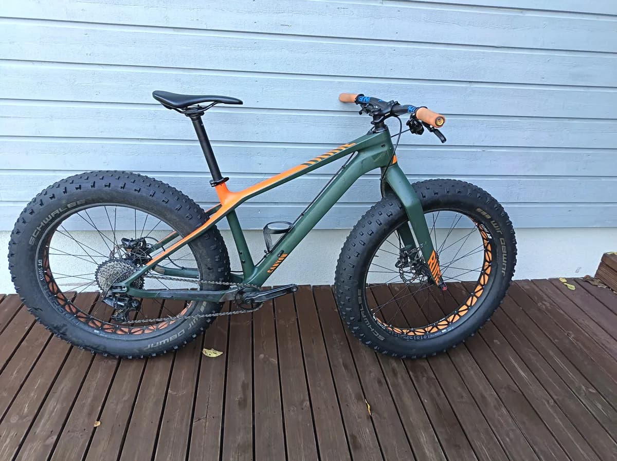 Canyon Dude CF 8.0