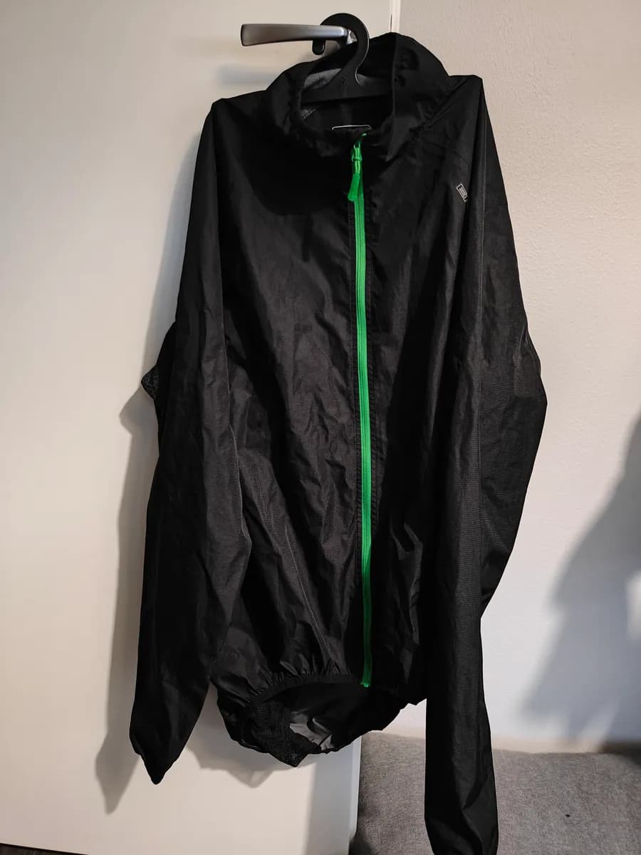 Endura Xtract sadetakki