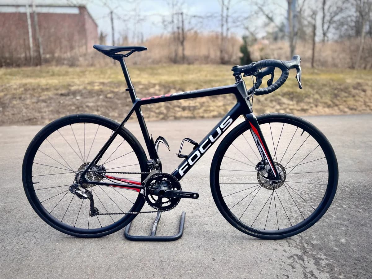 Focus Cayo di2+wattikammet maantiepyörä, 57, Turku