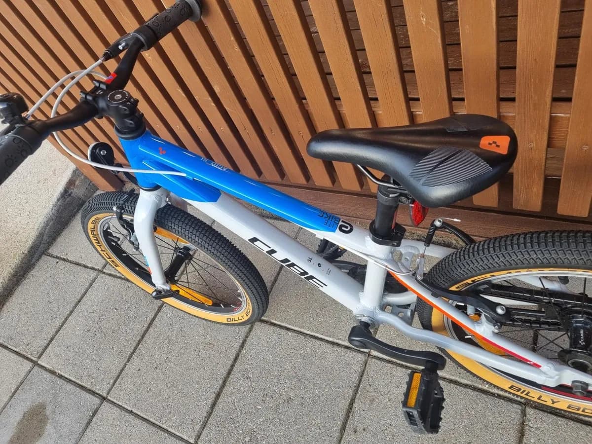 Cube Acid 18", S, Pori