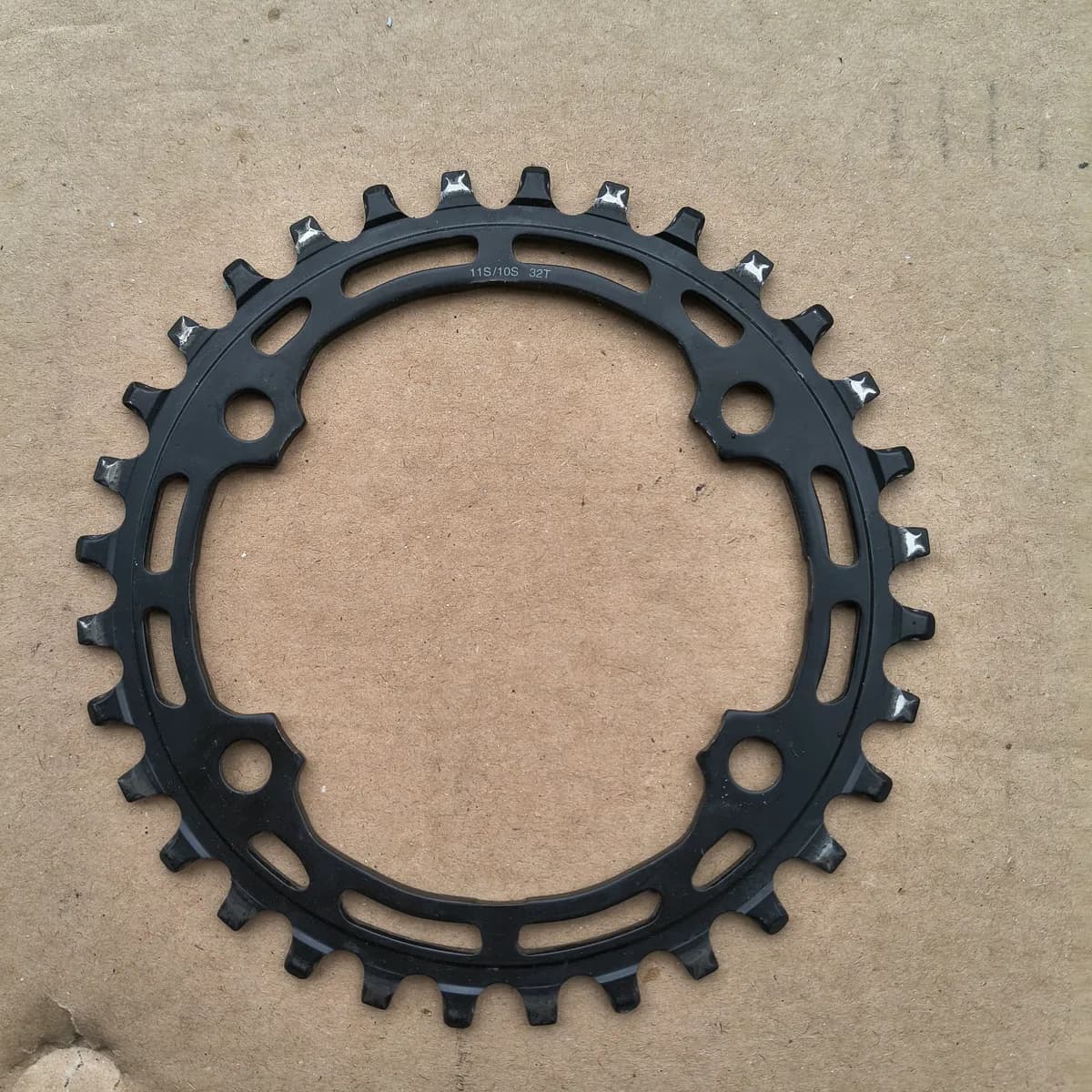 Shimano Deore FC-M5100-1 eturatas 32t