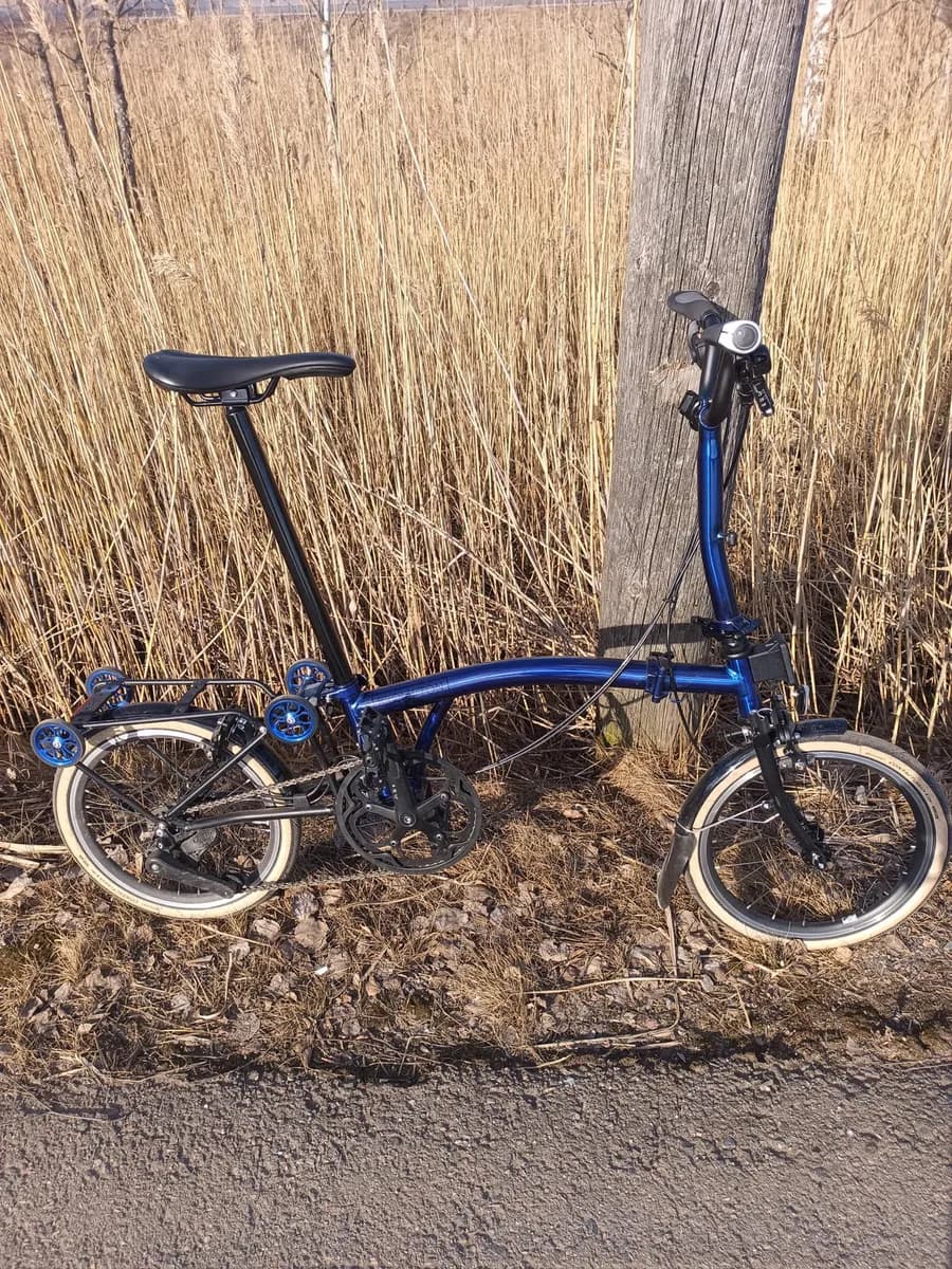 Brompton P-Line Blue Bolt Lacquer 4-Speed Mid