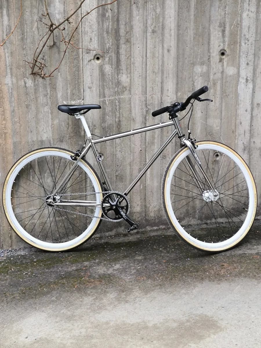 Kaunis sinkula 28" - XS-koon rungolla