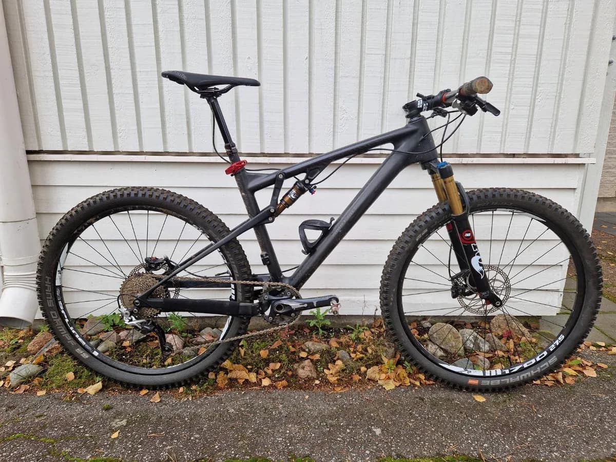 Rose Thrill Hill 3 täysjousto 27,5" hiilikuitu, M, Espoo