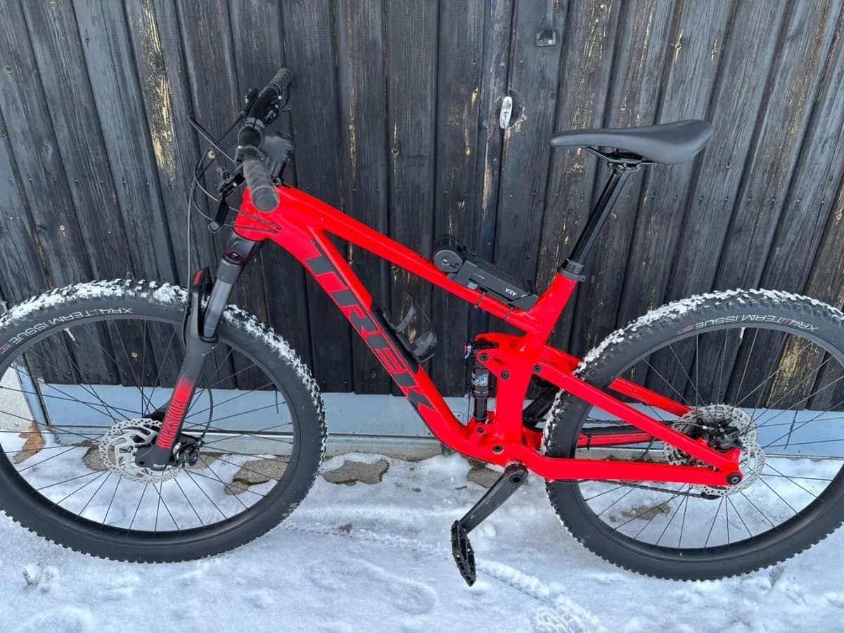 Trek Topfuel 5 gen 3 Täysjousto 29”, L, Helsinki