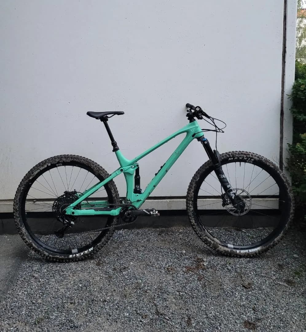 YT Izzo Core 2 29" täysjousto, Large, Tampere