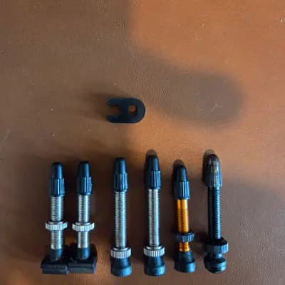 Tubeless ventiilit 6 kpl + työkalu