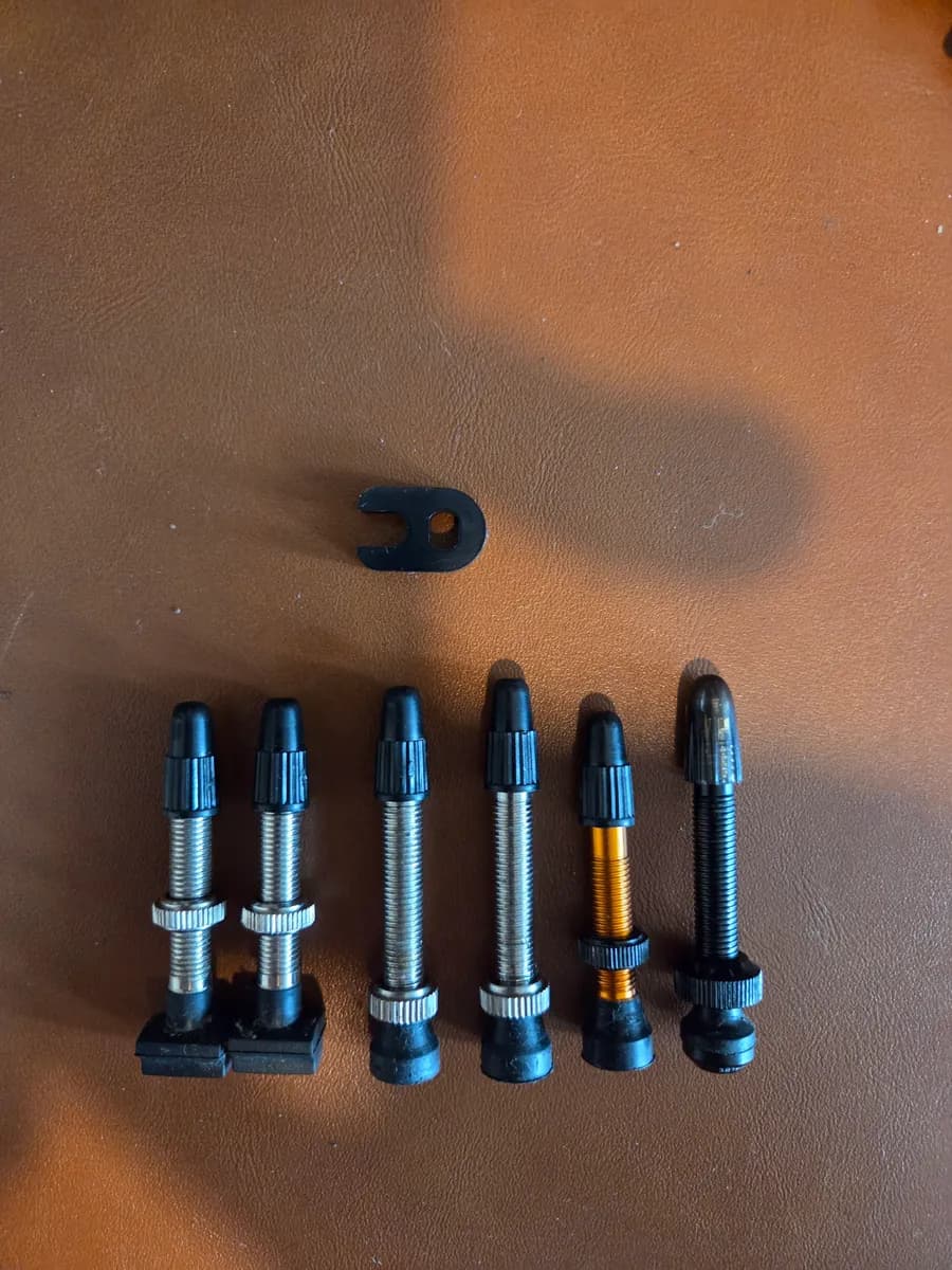 Tubeless ventiilit 6 kpl + työkalu