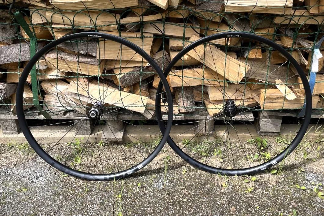 Uusi Newmen Evolution SL A.30 29" trail/enduro kiekkosetti