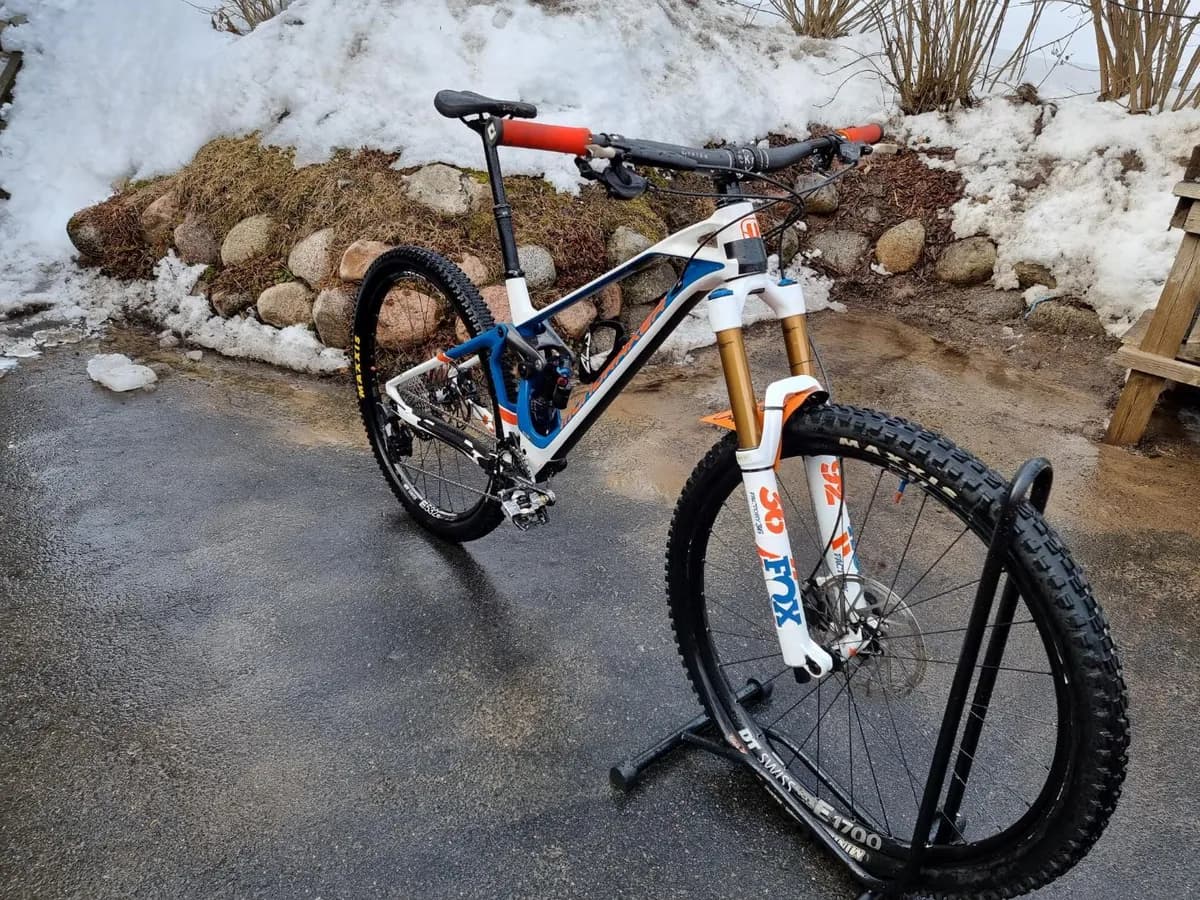Myydään Mondraker endurotykki