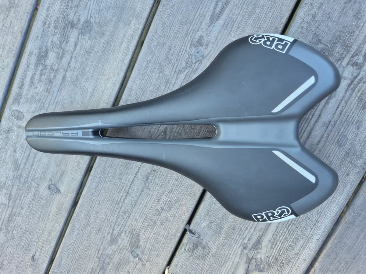 PRO Falcon Crmo -satula