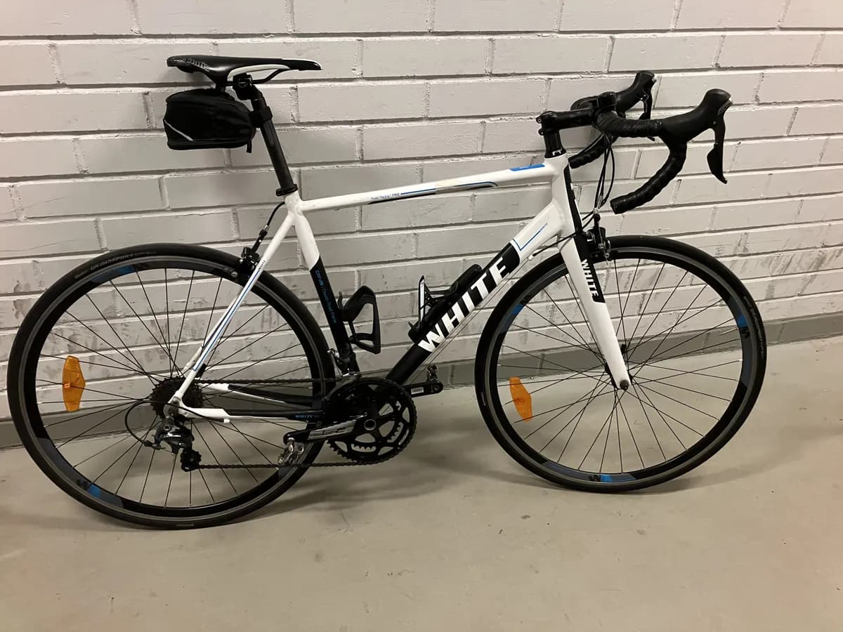 White RR Pro maantiepyörä