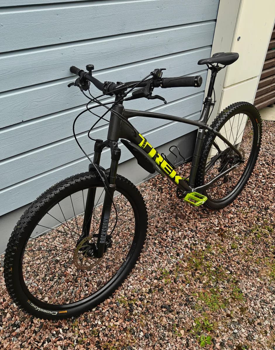 Trek Marlin 6 29" XXL Rock Show Judy Silver