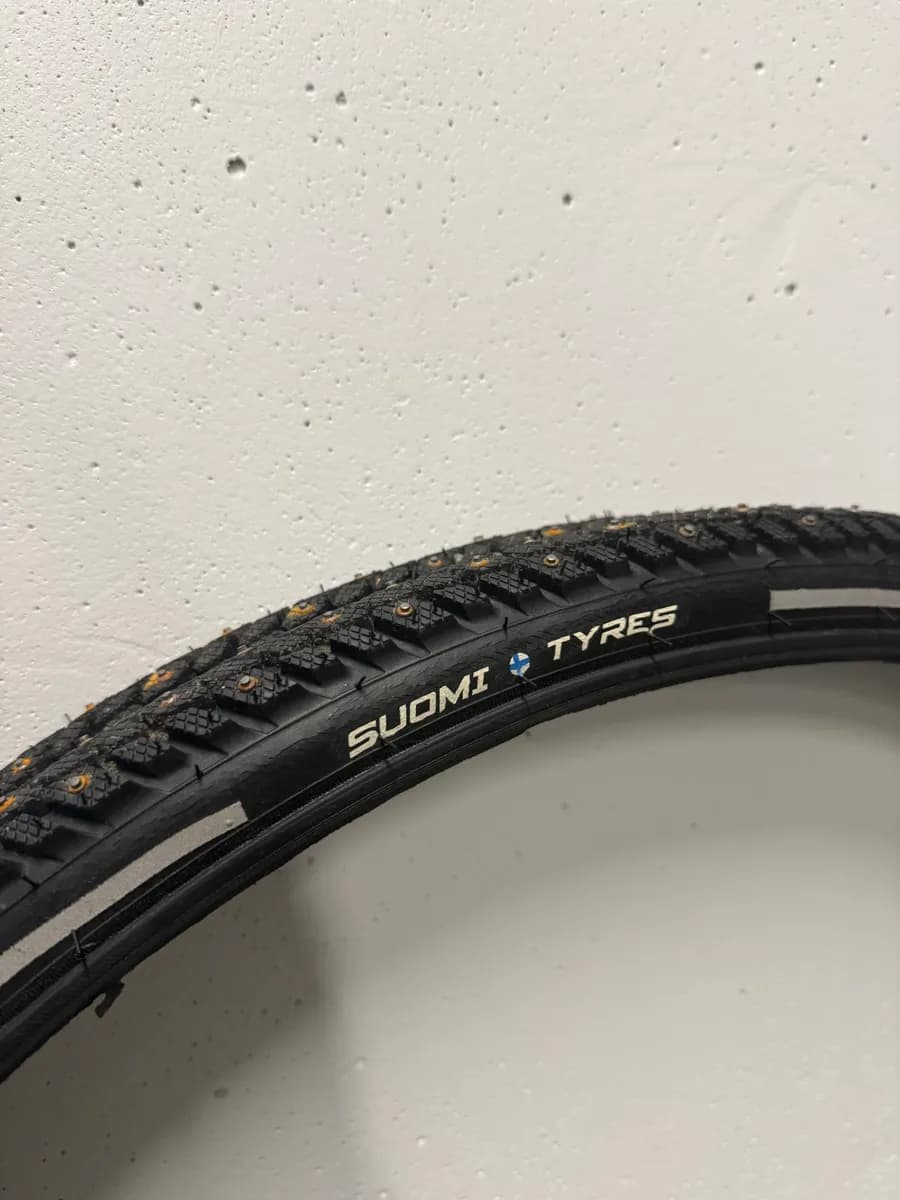 Suomi Tyres Routa nastarenkaat 2 kpl 28” 35mm