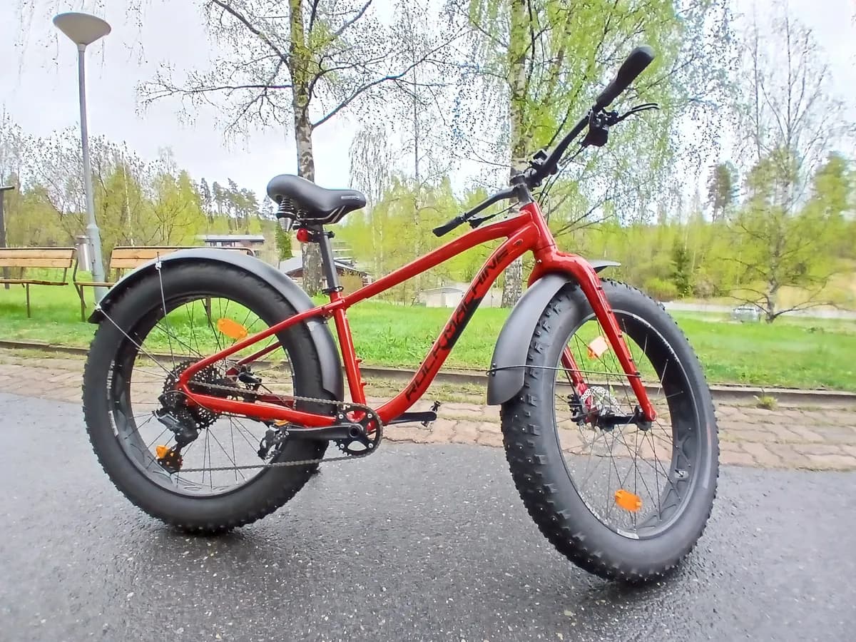 Rock machine vyöry 30 gloss metallic
