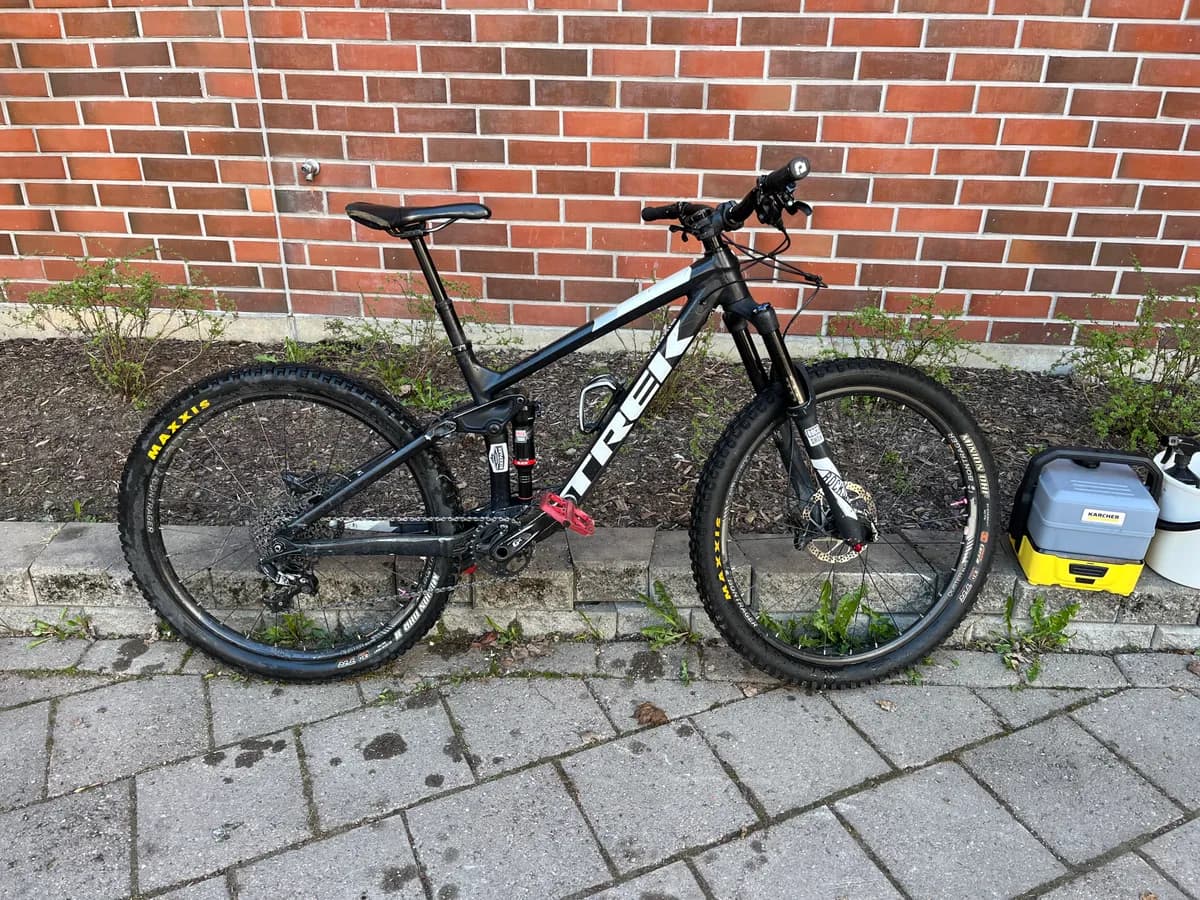 Trek Remedy 8