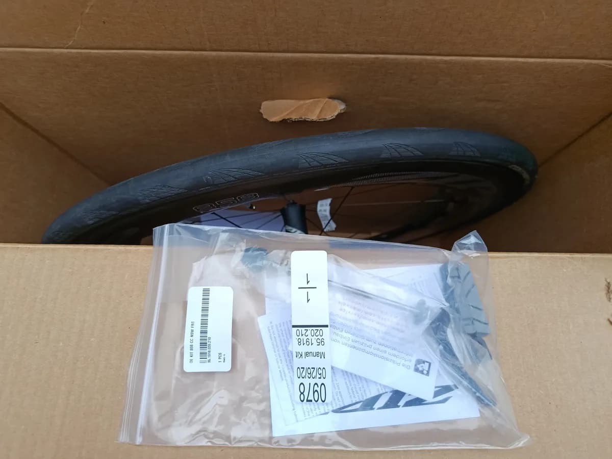 Zipp 858 nsw etukiekko uusi