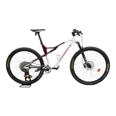 Orbea Oiz H30 - käytetty täysjoustomaastopyörä