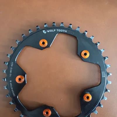 40T Wolftooth drop-stop B "narrow-wide" hammasratas ja pultit