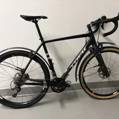 Trek Gravel-pyörä (kahdet kiekot/renkaat)