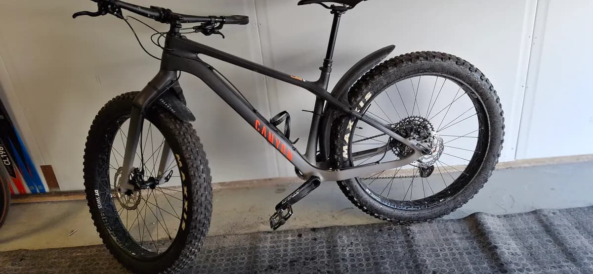 Canyon Dude CF 8