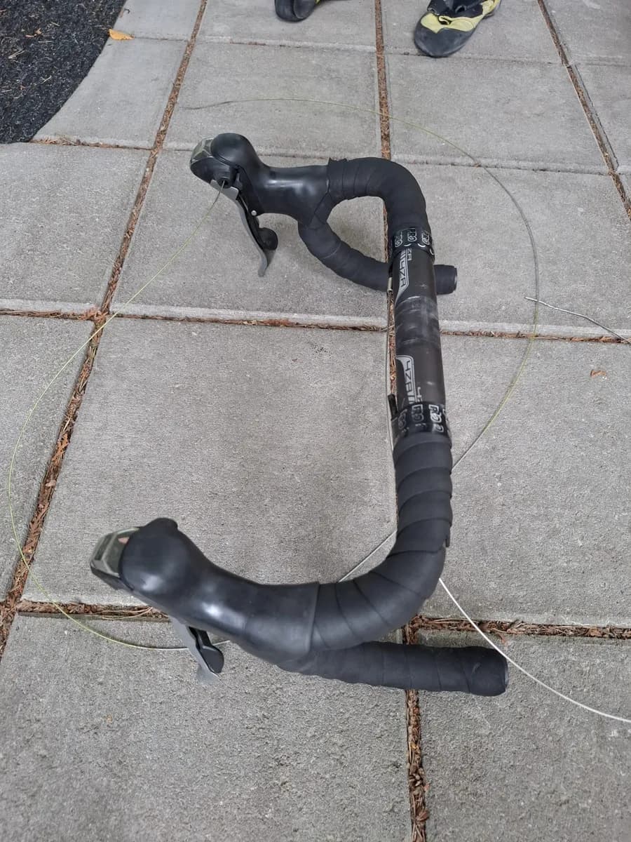 Shimano Tiagra kahvat 10v sekä tanko.