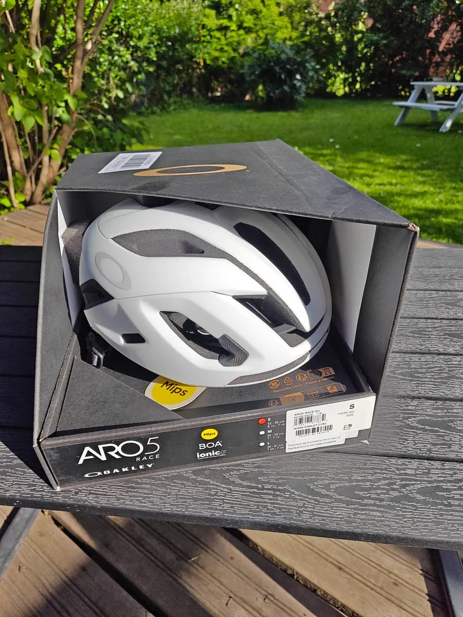 Oakley ARO5 Race MIPS koko S 52-56cm